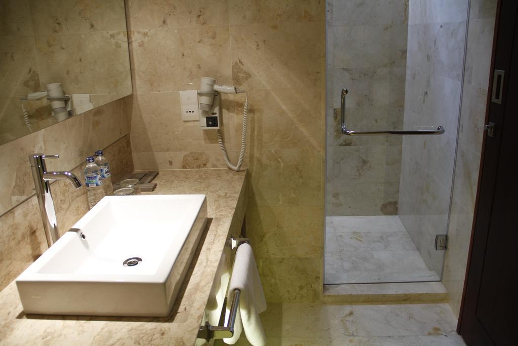 Kuta Angel Hotel - Luxurious Living מראה חיצוני תמונה